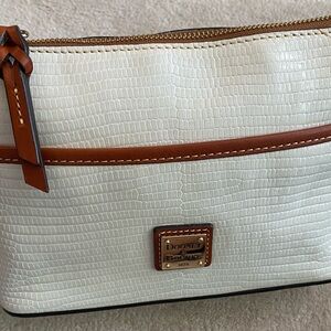 NWT Dooney & Bourke white embossed leather w brown trim crossbody